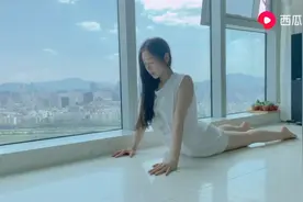 认真的进行瑜伽舒展拉伸，一天都有好心情，韩国瑜伽美女Sang-A视频封面