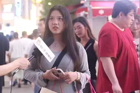 为什么女生都喜欢找强壮的男生做男朋友？妹子直言不讳，还真敢说视频封面