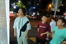 5名毕业生卖掉旧书买彩票，不料竟中9000元大奖：回家的车票有了视频封面