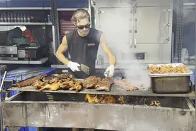 Langley RibFest  这就是西方人对排骨的烹饪了。粗狂啊。视频封面