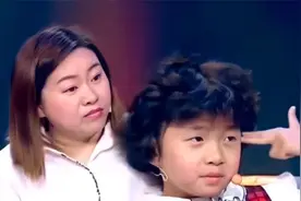 李欣蕊长大前后对比：长大后重病已痊愈，痩出瓜子脸可还是爱叭叭