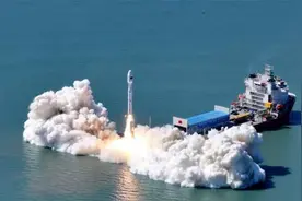 震撼！多角度直击海上发射现场 捷龙三号一箭八星“拼车”上太空视频封面