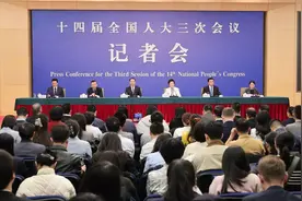人社部：从今年开始 每年补贴职业技能培训1000万人次以上视频封面