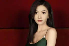性感尤物景甜，精致五官，身材有料视频封面