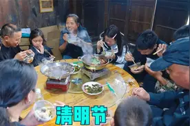 清明节，全家出动祭祖，妈妈炖一只土鸡，宰一条大鲤鱼，吃开心了视频封面