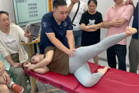 消灭假胯宽侧卧抬腿训练法视频封面