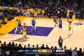 NBA精彩时刻：用你的招牌进攻打你！湖人首节轰进9记三分！视频封面