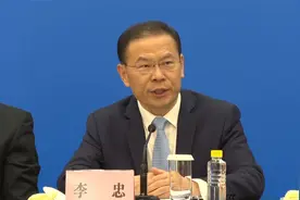 人社部：保障灵活就业、大龄失业人员等群体的基本权益视频封面