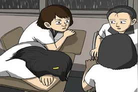 教室里睡觉的女同学，为什么大家都不叫醒她呢！《照明商店06》视频封面