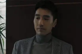 美女太聪明，纸上的东西看一眼竟能记住！小伙都惊呆了！视频封面