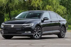 适合50岁退休人士开的车，沉稳大气不张扬，省心还省油