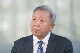 吴晓求：地方政府债务、小银行的流动性问题…中国金融风险潜伏视频封面