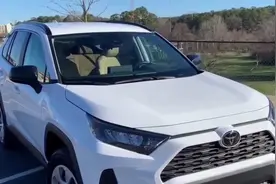 丰田旗下最适合家用的4台SUV，每一台都是皮实耐用省心省油的代表视频封面