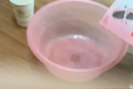 坚果小科学家，杯子倒立水不漏，你们知道原理吗视频封面