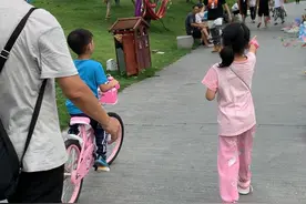 第一次骑这么大轮子的自行车视频封面