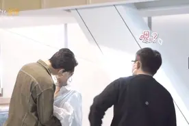 #从结婚开始恋爱# 花絮
导演：凌睿嘴部动作还是多！动一点可以视频封面
