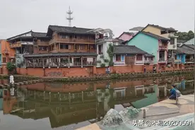 成都的彩色小镇图片