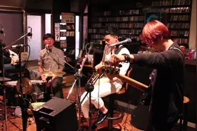  HUSH！现场版LIVE《第三人称》视频封面