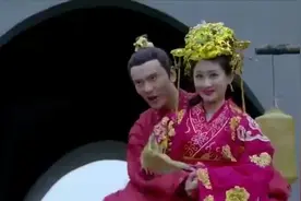 妹子大婚，九个哥哥们都堵在城墙门口，要和妹子一起出嫁！视频封面