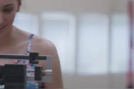 #春季健康讲堂# 过度节食可能与高脂饮食一样视频封面