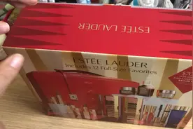 看看海淘代购的雅诗兰黛圣诞礼包里面有哪些东西呢？视频封面