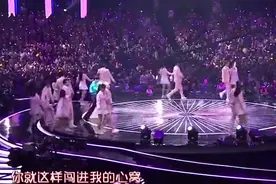 汪苏泷&张雪迎合体演唱《有点甜》，嗨爆了全场。视频封面