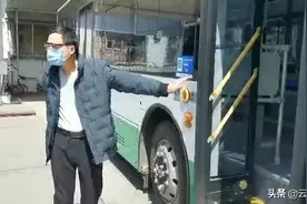 武汉以后乘公交车和地铁。必须健康码和电子公交卡绑定才能上车视频封面