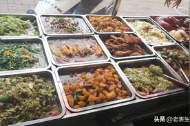 工业园区的龙江猪脚饭烧鸭饭，十元到十五元价格很优惠图片