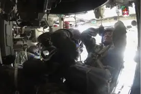  俄罗斯18吨级空降战车人车一体空投高清视频视频封面