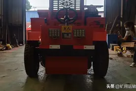 5吨后驱窄体矿洞井下运输车图片