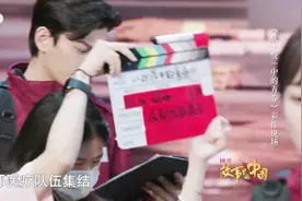 【今晚#故事里的中国# 之《战“疫”中的青春》视频封面