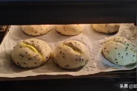 山东媳妇教您用普通面粉做餐包，不用揉面，不加水不加糖更好吃图片