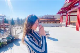 纽约也可以拜佛？北京妞相隔万里为华人祈福，盼疫情早点结束视频封面
