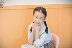 口才班为小娜子制作2020台历，小娜子：不好看没化妆，大家觉得呢视频封面