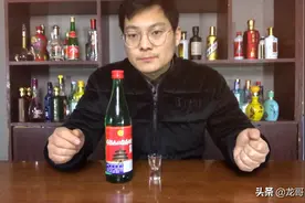 龙哥酒鬼品评牛栏山二锅头白酒56度，适合做日常口粮的低端白酒视频封面