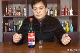 龙哥酒鬼品评牛栏山二锅头白酒56度，适合做日常口粮的低端白酒视频封面