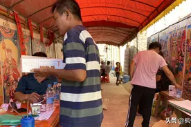 玉林农村风俗，吹八音摆大席，为过世老人做法事视频封面
