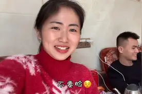 老公说他因为长得太帅，导致我每晚想他 想到睡不着觉，还真敢说视频封面