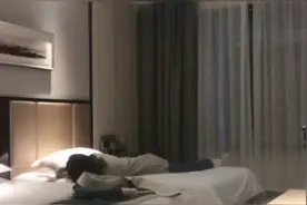 收到工资到账的短信，第一时间享受了一下，对得起披星戴月的自己视频封面