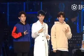 TFBOYS重庆合体 王源易烊千玺为王俊凯庆生视频封面