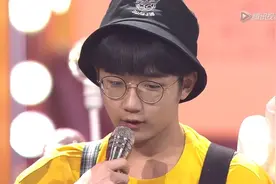 钟易轩神模仿薛之谦唱歌，一开口惊呆众人视频封面