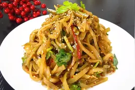 2元钱在家做一盘呛拌榨菜丝，口感清脆，香辣开胃，又好吃又简单视频封面