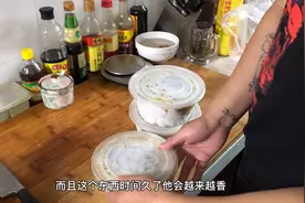西安小伙在家用一锅老汤做腊汁肉，香烂的肉夹馍小孩一顿能吃俩！视频封面