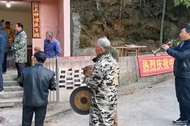 江西农村庙会传统仪式，唢呐吹奏风俗奇特，乐队都是白发老人视频封面