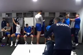 男排更衣室腿长两米视频封面