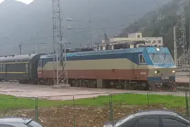 宝成线上最快的绿皮火车成都到北京西T8次列车