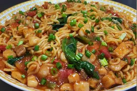 厨师长教你蕃茄肉酱面家常做法，步骤详细，鲜香筋道一大盘不够吃视频封面