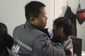 陕西万嘉喜建设有限公司总包项目经理不给血汗钱把农民工往死里打视频封面