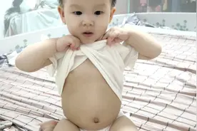 一岁宝宝学说话，蛋蛋、嘎嘎傻傻分不清，最后一句不要笑死妈妈了视频封面