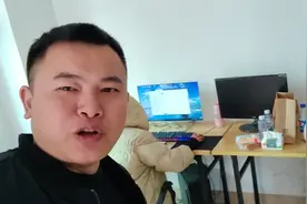 我们的电商工作室免费带人，不需要交费，直接带实操自己动手做店视频封面
